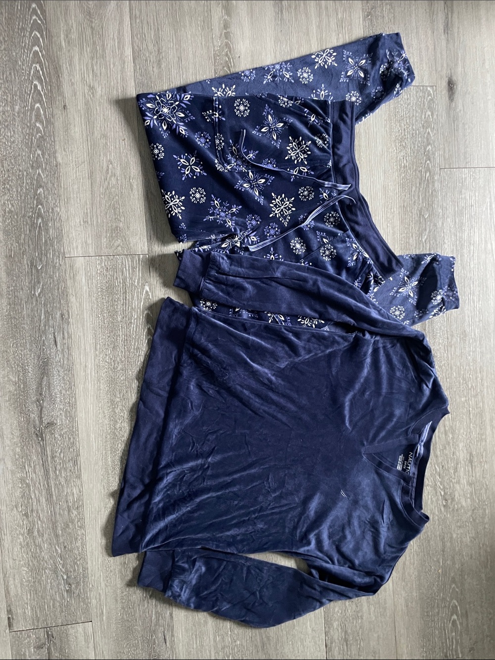 Nautica Navy Long-Sleeve Pajama Top Set with Snowflake Print